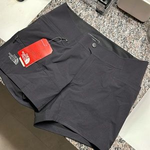 North face women’s progressor short